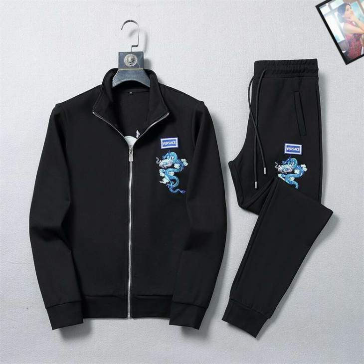Picture of Versace Sweater Suits _SKUVersaceM-3XL12yn10442734